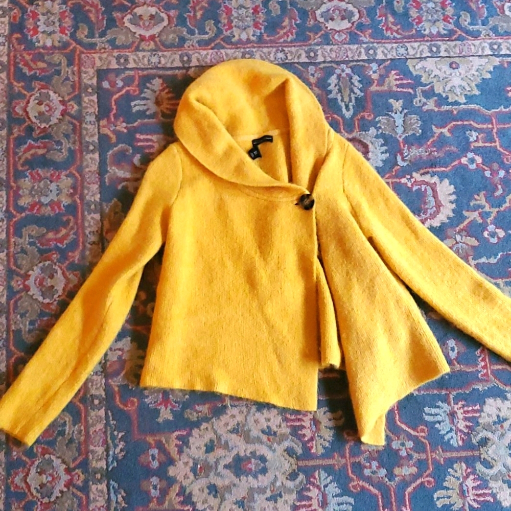One-button collared cardigan